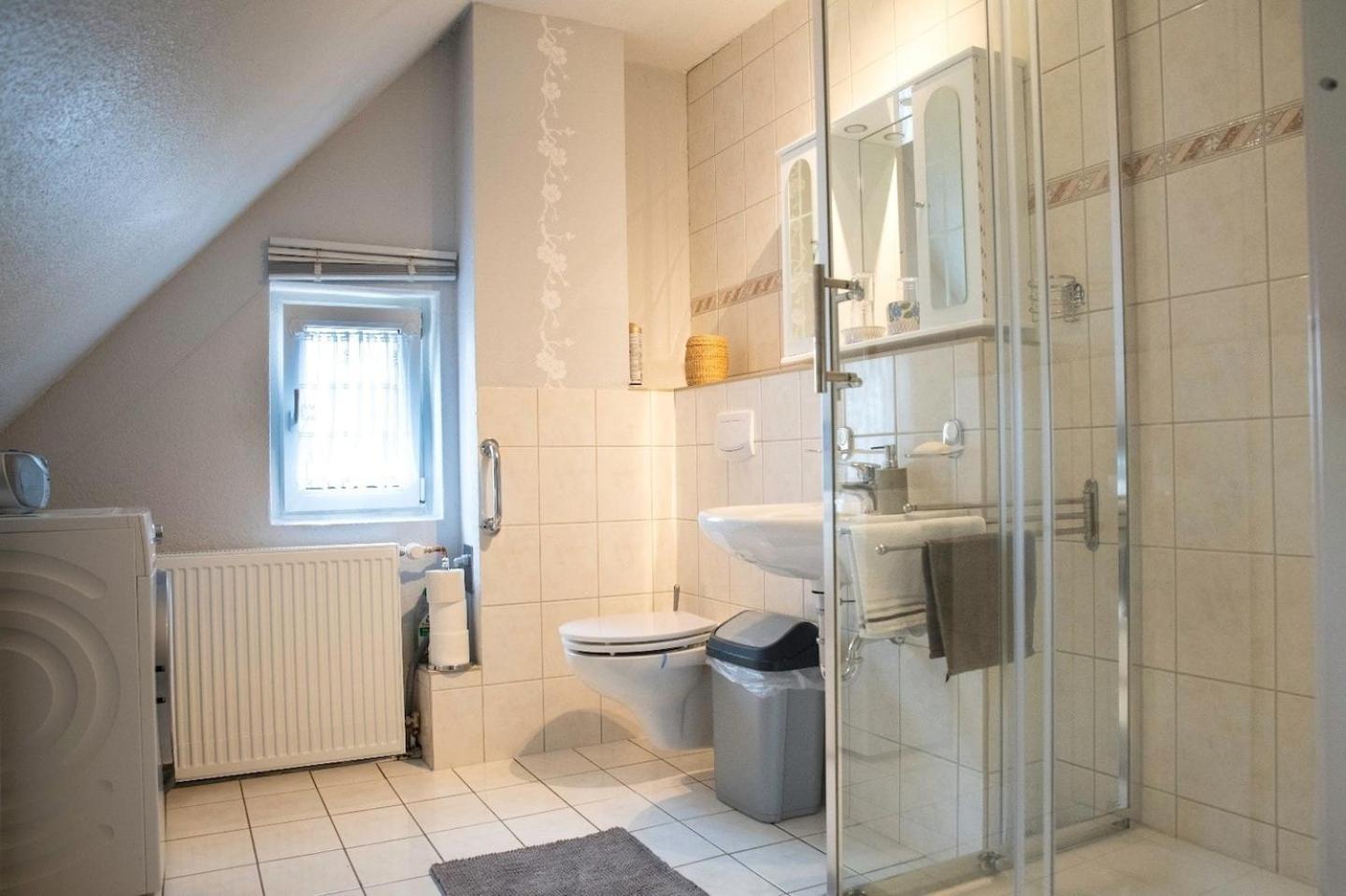 דטמולד Farbenfrohe Ferienwohnung מראה חיצוני תמונה